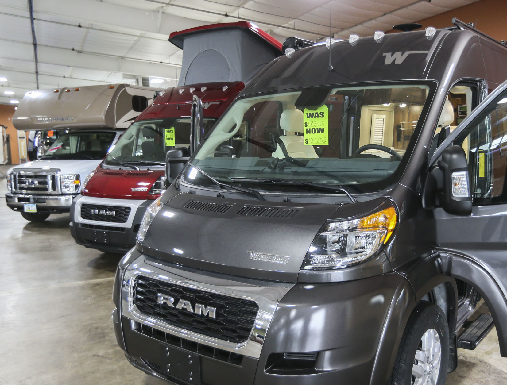 040221-qc-nws-rvsales-02.JPG
